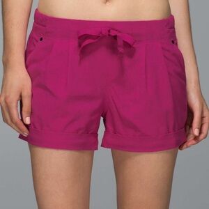 Lululemon Spring Break Away Short *4 way stretch 3”